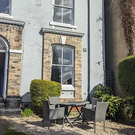 Spacious Home, By Headingley Stadium, Lgi, Arena, And The Of بيت للعطل ليدز