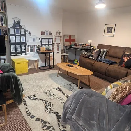 بيت للعطل Spacious Home, By Headingley Stadium, Lgi, Arena, And The Of *