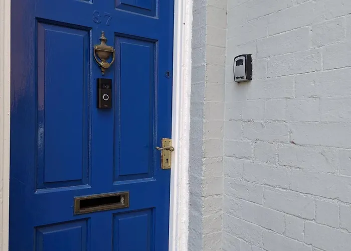 Spacious Home, By Headingley Stadium, Lgi, Arena, And The Of