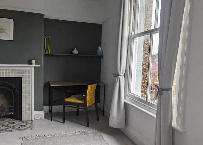 Holiday home Spacious Home, By Headingley Stadium, Lgi, Arena, And The Of Leeds (West Yorkshire)