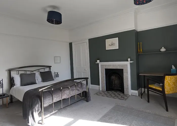 Holiday home Spacious Home, By Headingley Stadium, Lgi, Arena, And The Of