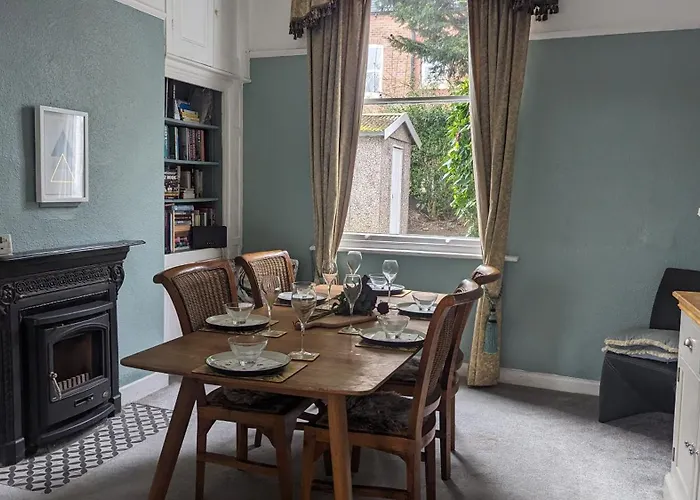 Spacious Home, By Headingley Stadium, Lgi, Arena, And The Of * Leeds (West Yorkshire)