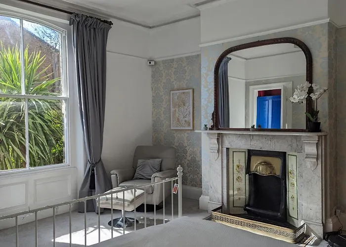 Spacious Home, By Headingley Stadium, Lgi, Arena, And The Of Holiday home