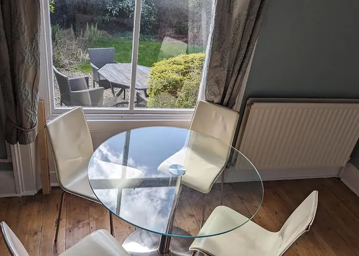 Holiday home Spacious Home, By Headingley Stadium, Lgi, Arena, And The Of