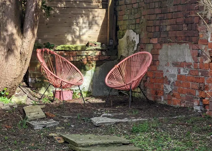 Spacious Home, By Headingley Stadium, Lgi, Arena, And The Of Holiday home