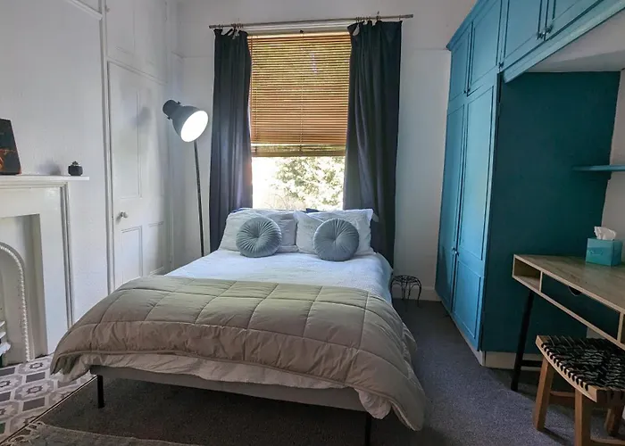 Spacious Home, By Headingley Stadium, Lgi, Arena, And The Of Holiday home