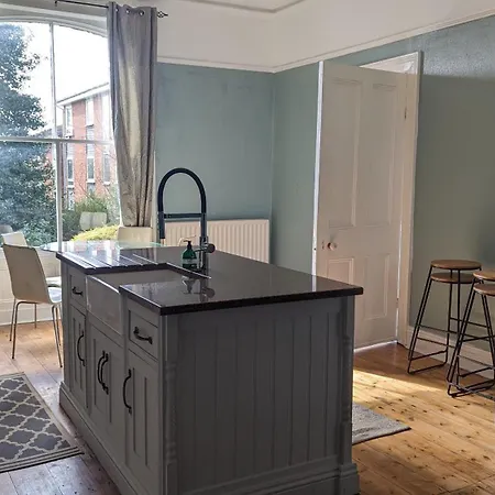 Spacious Home, By Headingley Stadium, Lgi, Arena, And The Of Vakantiehuis *