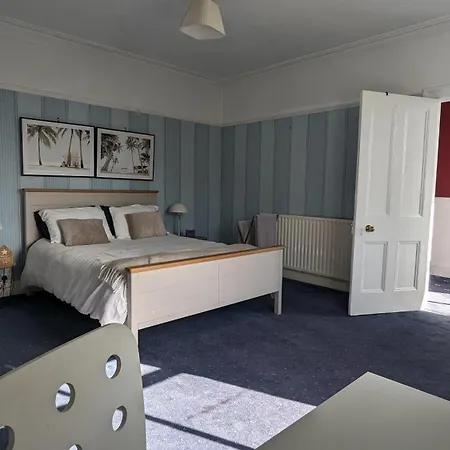 Vakantiehuis Spacious Home, By Headingley Stadium, Lgi, Arena, And The Of *