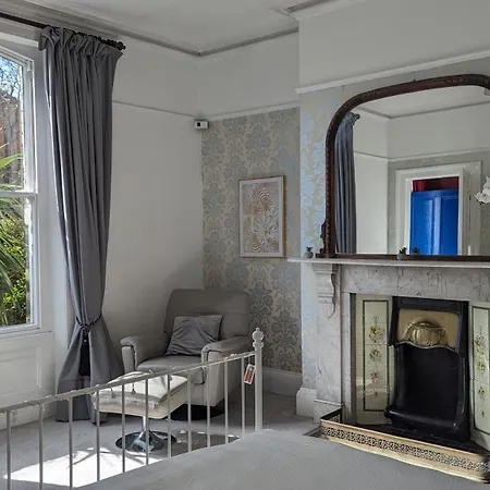 Spacious Home, By Headingley Stadium, Lgi, Leeds Arena, And The Of Leeds Holiday home